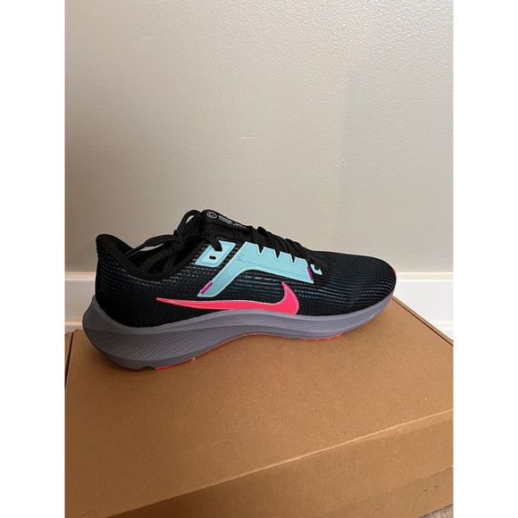 Nike Pegasus Running Shoes - Picture 4 of 9